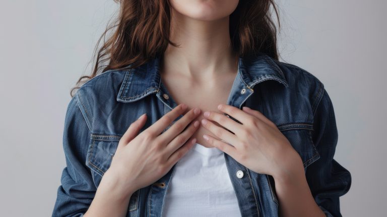 가슴 때문에 목·어깨가 아팠던 분들께 — 지방흡입 가슴축소 후 달라진 몸과 일상 솔직 이야기