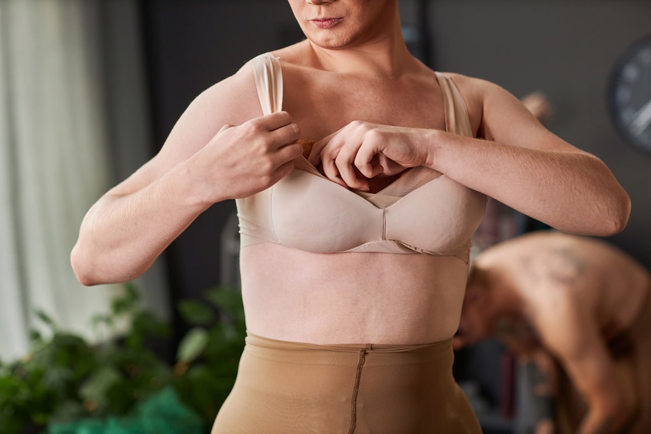가슴축소 지방흡입 후 압박복 착용 — 수술 후 회복 관리